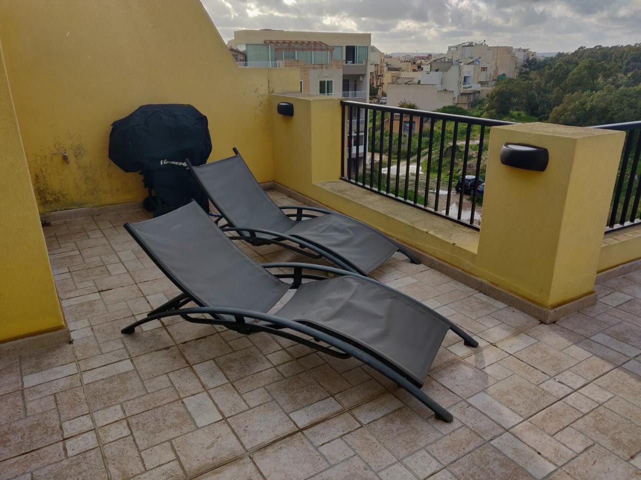Апартаменти Panoramic Penthouse In Marsascala Which Enjoys Sea And Country Views Марсаскала Екстер'єр фото