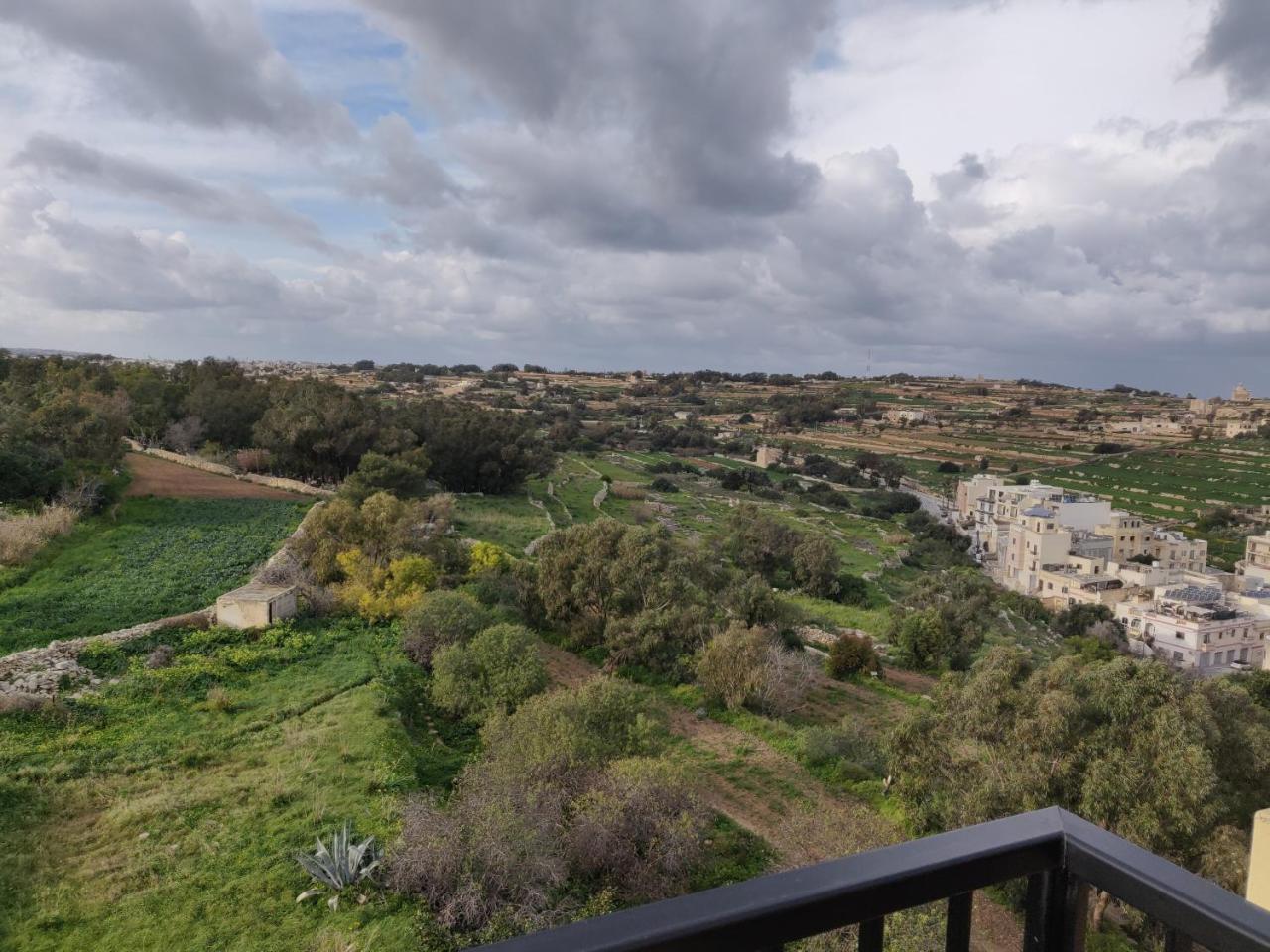 Апартаменти Panoramic Penthouse In Marsascala Which Enjoys Sea And Country Views Марсаскала Екстер'єр фото