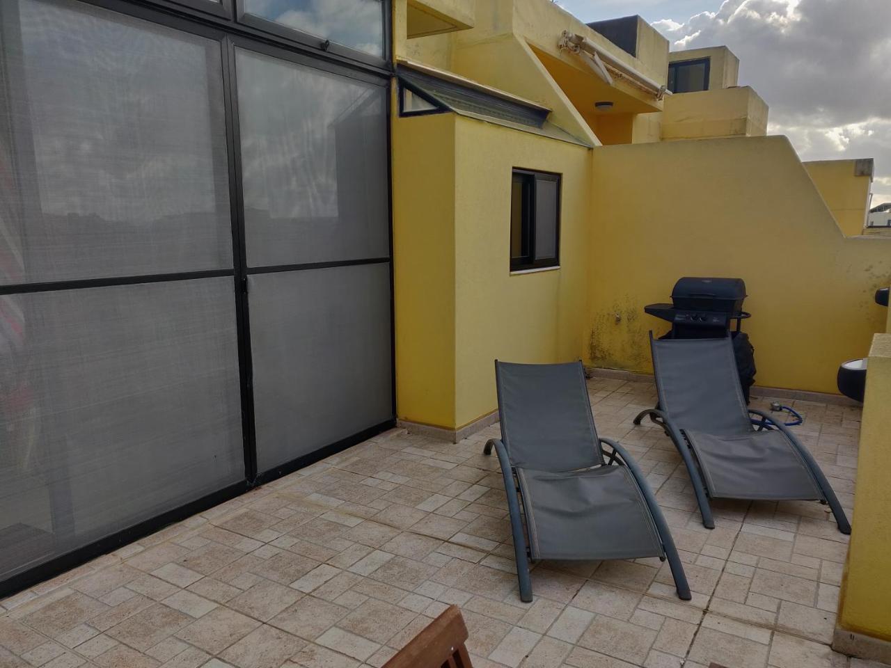 Апартаменти Panoramic Penthouse In Marsascala Which Enjoys Sea And Country Views Марсаскала Екстер'єр фото