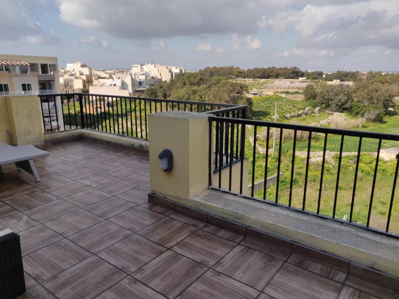 Апартаменти Panoramic Penthouse In Marsascala Which Enjoys Sea And Country Views Марсаскала Екстер'єр фото